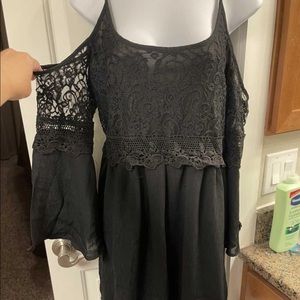Cute colder shoulder lace dress size large